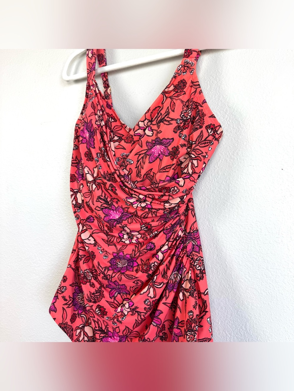 Lands End Women’s Sz 8 One Piece Swimsuit Wrap Ruched Dress Coral Paisley Floral - Picture 3 of 10